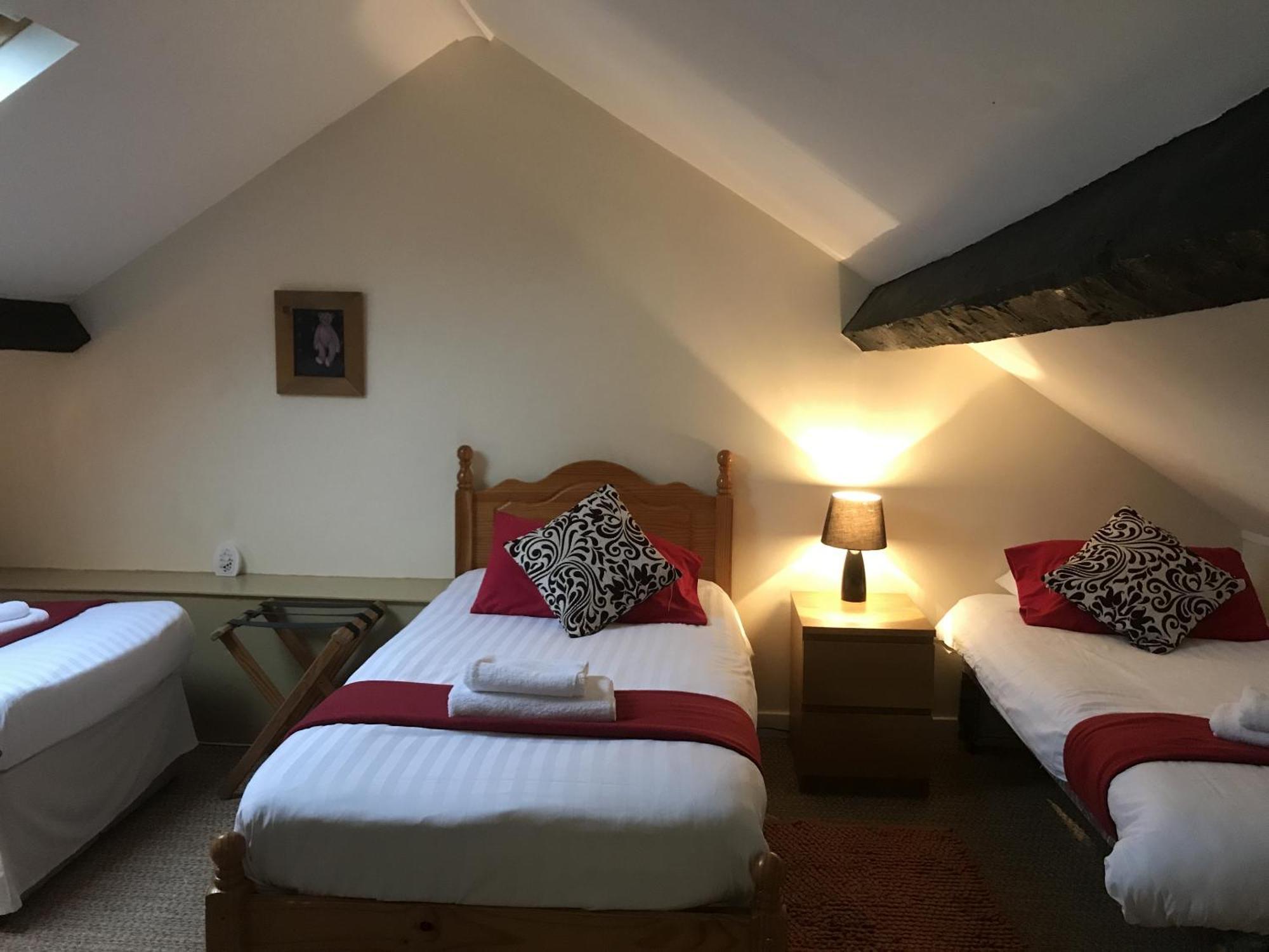 The Victoria Hotel Pwllheli Room photo