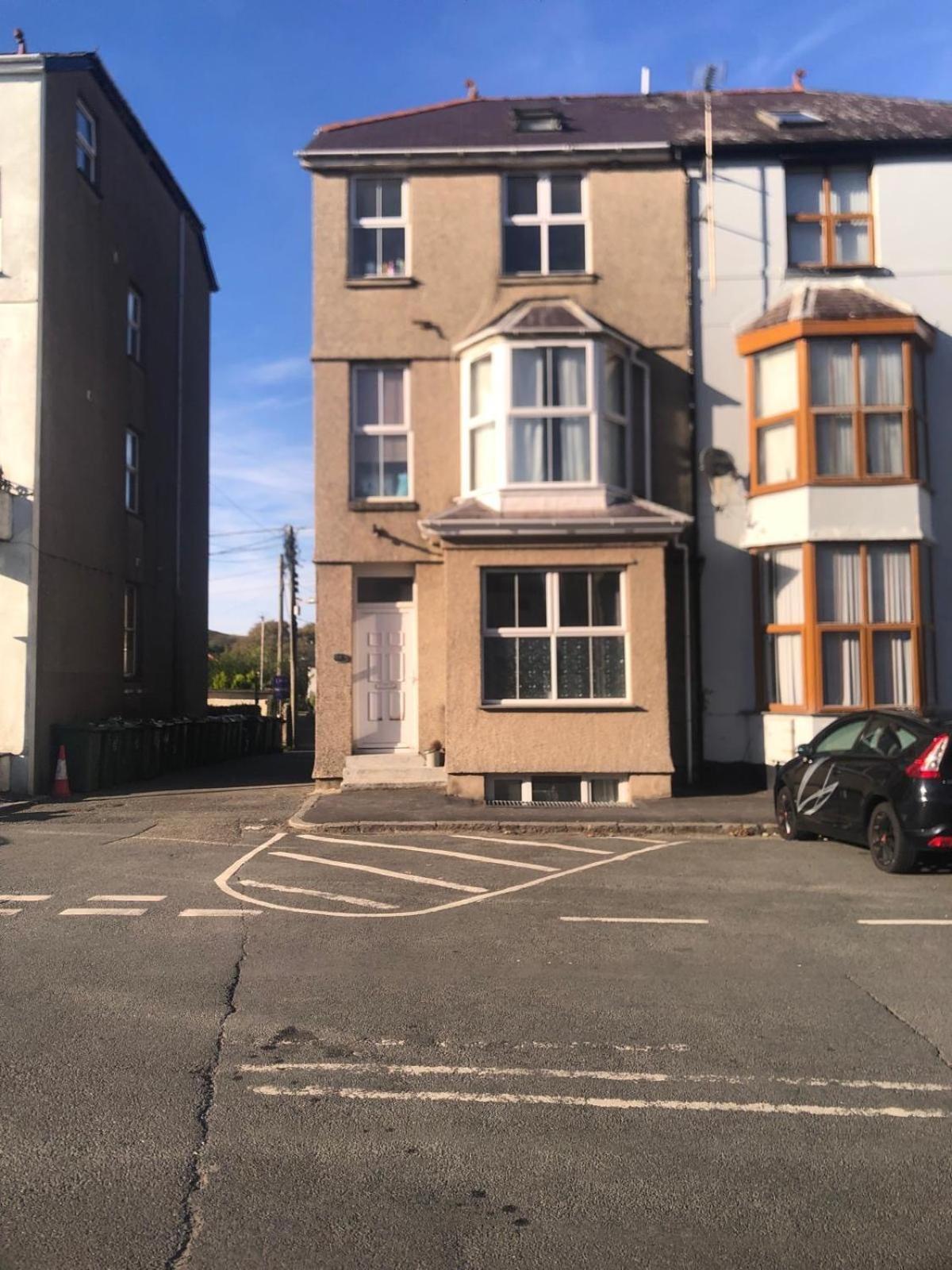 The Victoria Hotel Pwllheli Exterior photo