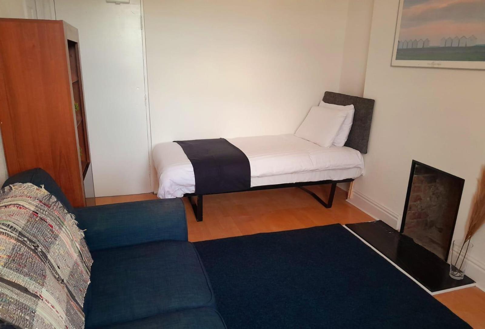 The Victoria Hotel Pwllheli Room photo